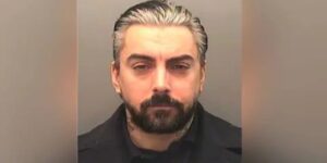 cocuk istismarcisi sarkici cezaevinde olduruldu bLzOGDkv.jpg