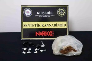 kirsehirde uyusturucu operasyonu 1 tutuklama EmDguiDc.jpg